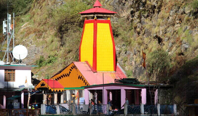 Delhi to Yamunotri Taxi Service